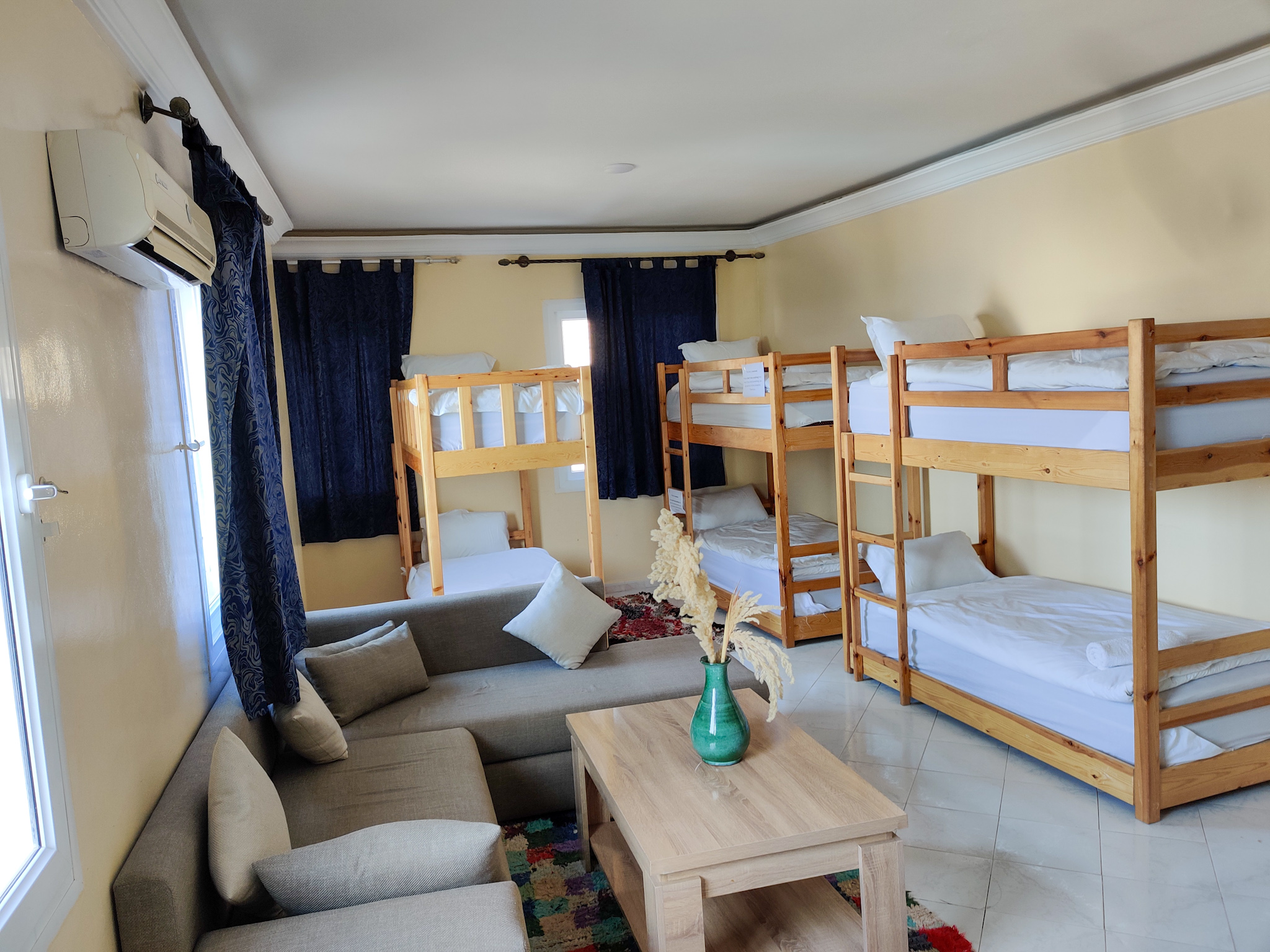 Bed in 6 Dorm Room Shared Bathroom 2