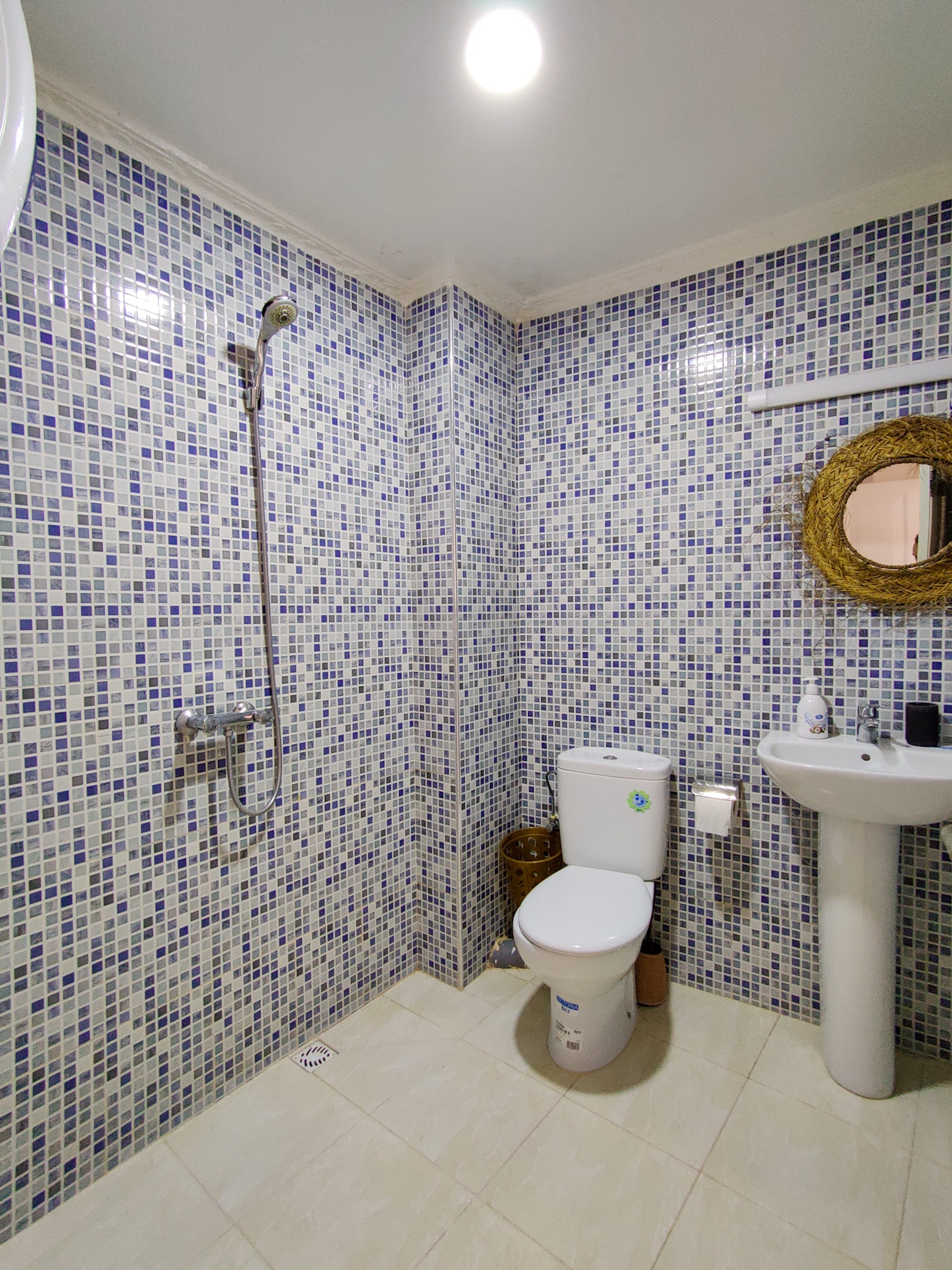 Superior Twin Room Private Bathroom 3